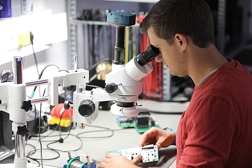 Testing of an electronic assembly Systemtechnik LEBER