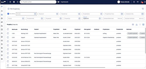 Screenshot aus Custable mit tabellarischer Projektübersicht in schlichter, farbloser Darstellung.