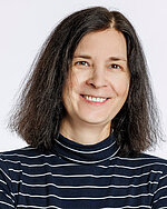 Nathalie Buser, Head Data Management & Statistics am Forschungszentrum der Lindenhofgruppe, über den Einsatz von Projektron BCS in der Forschungsorganisation. Porträt von Nathalie Buser, Head Data Management & Statistics, Forschungszentrum der Lindenhofgruppe