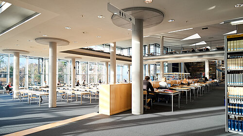 Salle de lecture principale de la DNB à Francfort-sur-le-Main