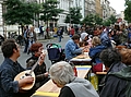 La deuxième table longue organisée dans la Bergmannstraße de Kreuzberg a réuni les générations et encouragé les échanges.