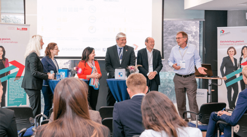 Teilnehmer des Gesprächskreises beim Unternehmensbesuch am 24.09.18 bei Projektron (vlnr):Sabine Beikler (Moderation), Patricia Rezic (Projektron), Dilek Kolat (Senatorin), Jan Eder (IHK), Jürgen Wittke (HWK), Maik Dorl (Projektron)