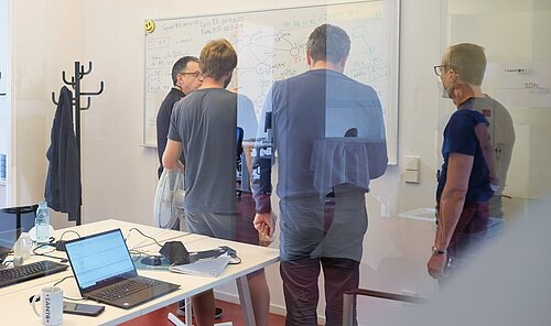 Die alltägliche Arbeit bei der EANTC AG orientiert sich an höchsten Qualitätsstandards. Die alltägliche Arbeit bei der EANTC AG orientiert sich an höchsten Qualitätsstandards.