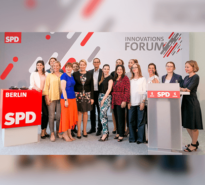 Gäste und Redner des Abends waren unter anderem: Dr. Franziska Giffey (Bundesministerin für Familie, Senioren, Frauen und Jugend), Michael Müller (Landesvorsitzender der SPD Berlin und Bürgermeister) sowie Dilek Kolat (Senatorin für Gesundheit, Pflege und Gleichstellung)